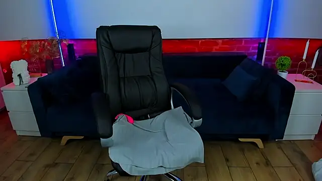 Kamilla Hot online show from September 2025 06:32:02 PM