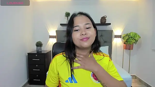 Snapshot of isabella_florez chatting on February 2025 11:46:01 AM isabella florez online show from February 2025 11:46:01 AM