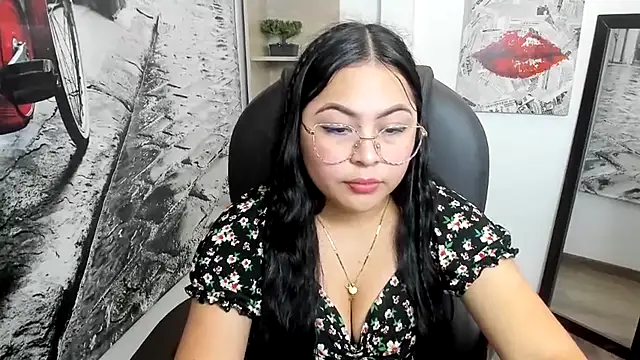 Snapshot of Hana___ chatting on November 2025 10:20:02 PM Hana online show from November 2025 10:20:02 PM