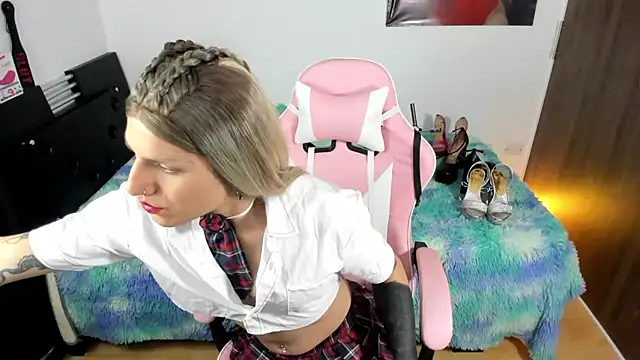 queenramoona-hot online show from November 2025 08:11:02 PM