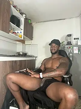 Snapshot of blackdrey18 chatting on February 2025 04:58:01 PM blackdrey18 online show from February 2025 04:58:01 PM