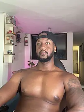 Snapshot of blackdrey18 chatting on February 2025 05:51:01 PM blackdrey18 online show from February 2025 05:51:01 PM