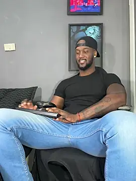 Snapshot of blackdrey18 chatting on February 2025 01:41:01 PM blackdrey18 online show from February 2025 01:41:01 PM