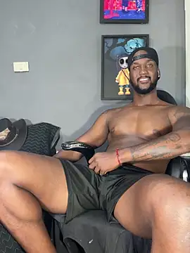 Snapshot of blackdrey18 chatting on March 2025 02:32:02 PM blackdrey18 online show from March 2025 02:32:02 PM