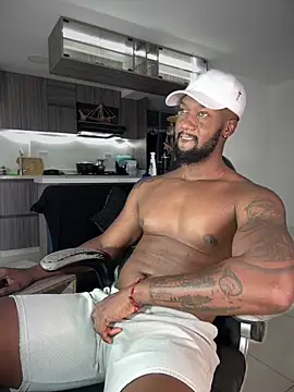 Snapshot of blackdrey18 chatting on September 2025 04:33:02 PM blackdrey18 online show from September 2025 04:33:02 PM