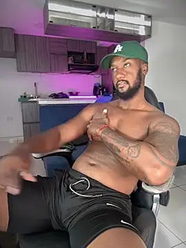 Snapshot of blackdrey18 chatting on October 2025 02:04:02 PM blackdrey18 online show from October 2025 02:04:02 PM