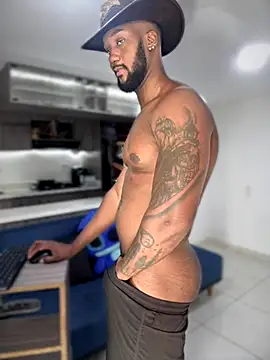 Snapshot of blackdrey18 chatting on October 2025 01:09:01 PM blackdrey18 online show from October 2025 01:09:01 PM