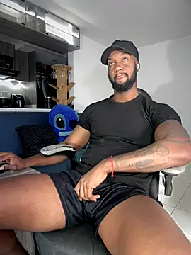 Snapshot of blackdrey18 chatting on October 2025 01:21:01 PM blackdrey18 online show from October 2025 01:21:01 PM