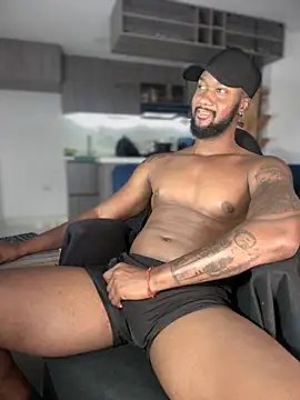 Snapshot of blackdrey18 chatting on October 2025 02:28:02 PM blackdrey18 online show from October 2025 02:28:02 PM