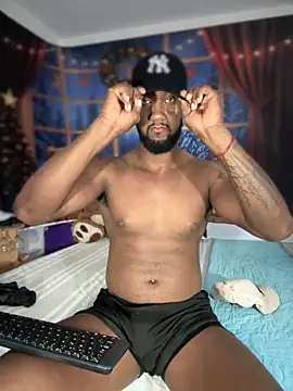 Snapshot of blackdrey18 chatting on November 2025 11:18:02 PM blackdrey18 online show from November 2025 11:18:02 PM