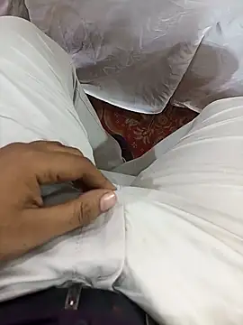 witchhunter1 online show from October 2025 02:43:02 PM