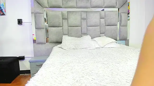 Candy And Andy  online show from February 2026 04:39:02 AM