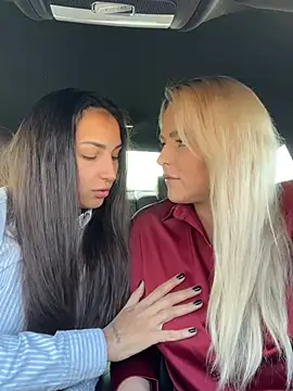 Snapshot of Keep_us_wild chatting on December 2024 03:30:02 AM Keep us wild online show from December 2024 03:30:02 AM