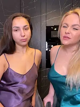 Snapshot of Keep_us_wild chatting on February 2025 11:34:01 PM Keep us wild online show from February 2025 11:34:01 PM