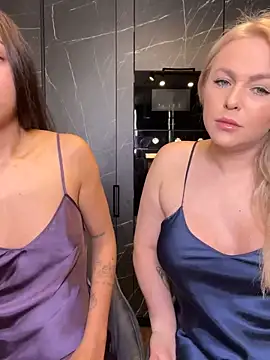 Snapshot of Keep_us_wild chatting on February 2025 10:48:01 PM Keep us wild online show from February 2025 10:48:01 PM