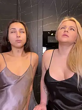 Snapshot of Keep_us_wild chatting on March 2025 10:39:02 PM Keep us wild online show from March 2025 10:39:02 PM