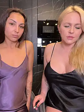 Snapshot of Keep_us_wild chatting on March 2025 04:28:02 AM Keep us wild online show from March 2025 04:28:02 AM