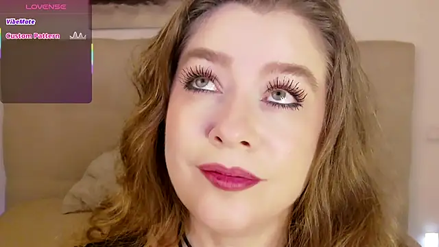 PetersEmily online show from November 2025 09:21:02 PM