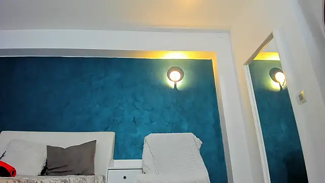 Anna Lewis online show from March 2025 08:12:01 PM