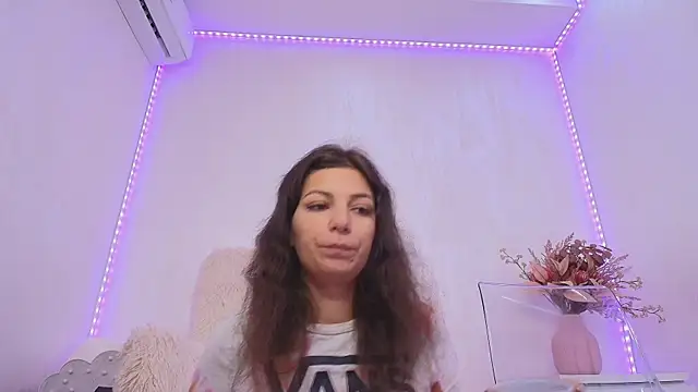 Anna Lewis online show from June 2026 06:29:01 AM