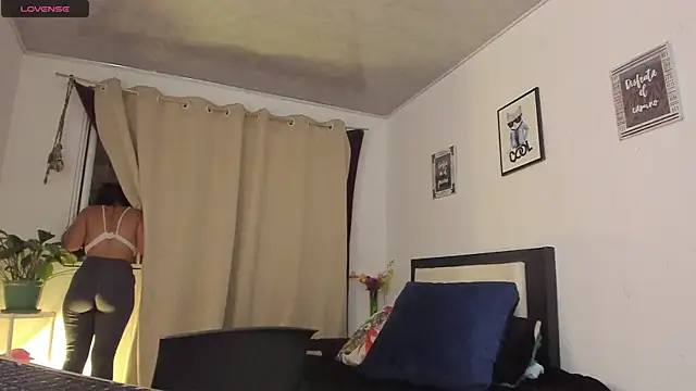 alicia rouusel online show from December 2024 01:01:02 AM