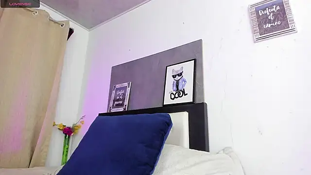 alicia rouusel online show from January 2025 02:59:01 AM