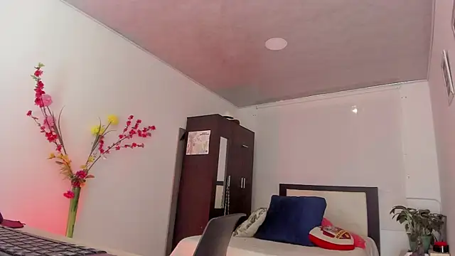 alicia rouusel online show from March 2025 12:47:02 AM