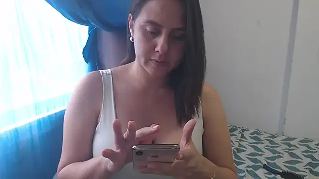 Snapshot of annie_21_ chatting on September 2025 05:15:02 PM annie 21 online show from September 2025 05:15:02 PM