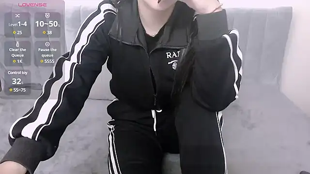 Snapshot of kichigirl chatting on March 2025 02:03:01 AM kichigirl online show from March 2025 02:03:01 AM