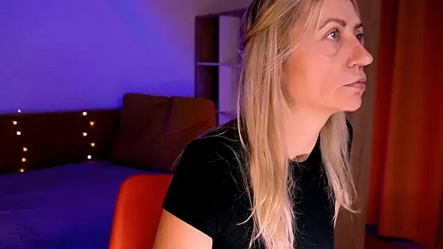 ZoeGrant online show from December 2025 08:48:01 PM