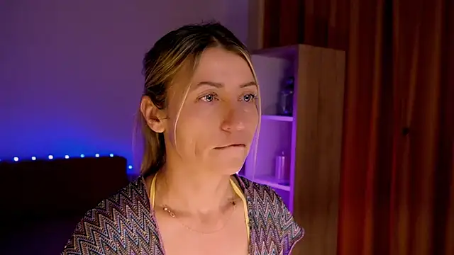 ZoeGrant online show from April 2026 09:04:02 PM