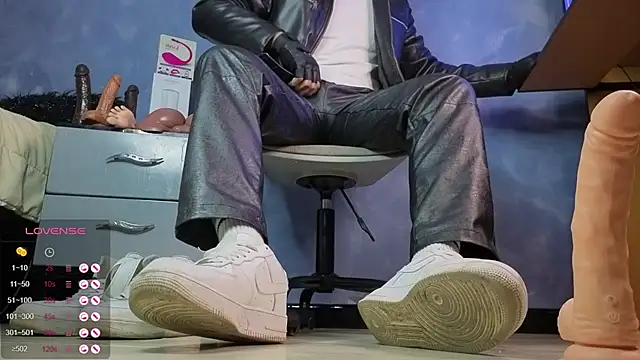 TomLover 12 online show from February 2026 05:23:02 PM