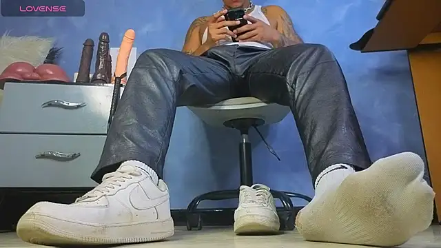 TomLover 12 online show from August 2026 04:20:02 PM