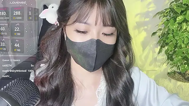 Snapshot of Mya_Lee chatting on December 2024 10:01:02 PM Mya Lee online show from December 2024 10:01:02 PM