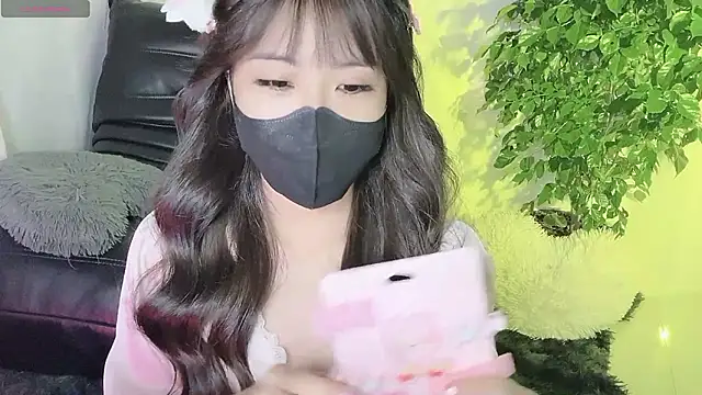 Snapshot of Mya_Lee chatting on December 2024 04:28:01 PM Mya Lee online show from December 2024 04:28:01 PM