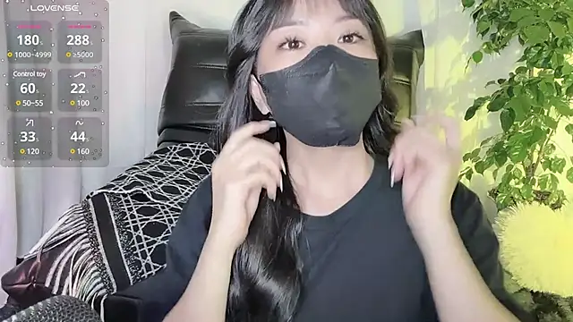 Snapshot of Mya_Lee chatting on January 2025 03:12:01 PM Mya Lee online show from January 2025 03:12:01 PM