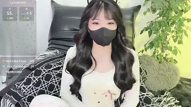 Snapshot of Mya_Lee chatting on January 2025 04:22:02 PM Mya Lee online show from January 2025 04:22:02 PM