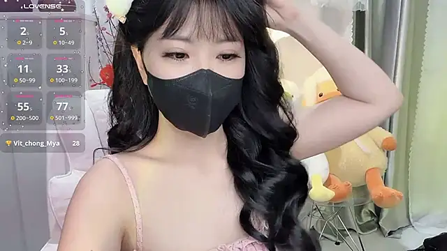 Snapshot of Mya_Lee chatting on January 2025 04:52:01 PM Mya Lee online show from January 2025 04:52:01 PM