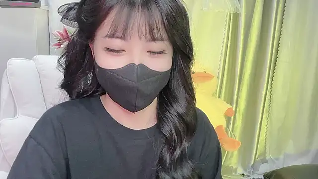 Snapshot of Mya_Lee chatting on February 2025 04:53:02 PM Mya Lee online show from February 2025 04:53:02 PM