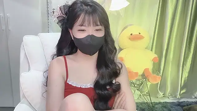 Snapshot of Mya_Lee chatting on February 2025 04:33:02 PM Mya Lee online show from February 2025 04:33:02 PM