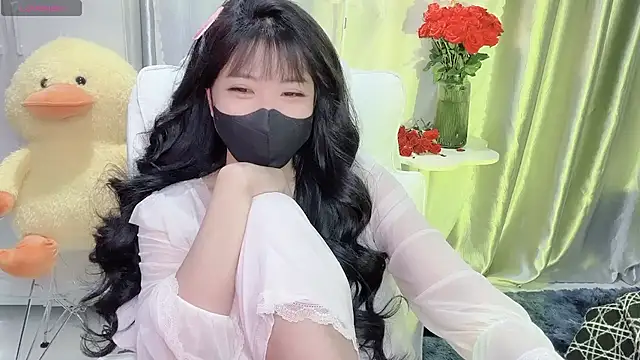 Snapshot of Mya_Lee chatting on February 2025 04:48:02 PM Mya Lee online show from February 2025 04:48:02 PM