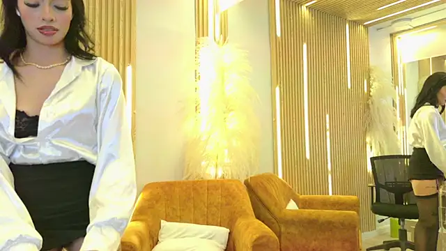 Leah  x online show from March 2025 12:07:02 AM