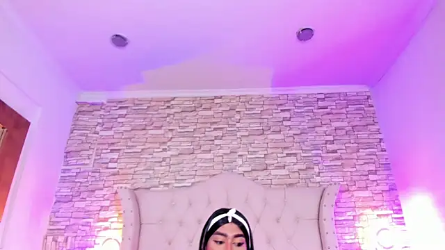 Lucia-sex online show from February 2026 08:24:02 PM