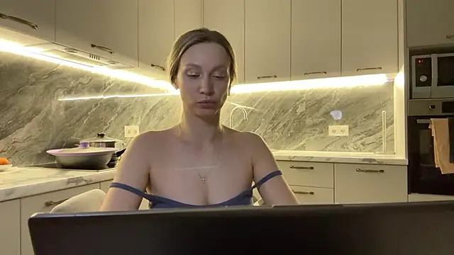 Alice Wonders online show from January 2025 09:54:01 PM