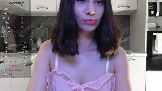 Alice Wonders online show from October 2025 07:24:01 PM