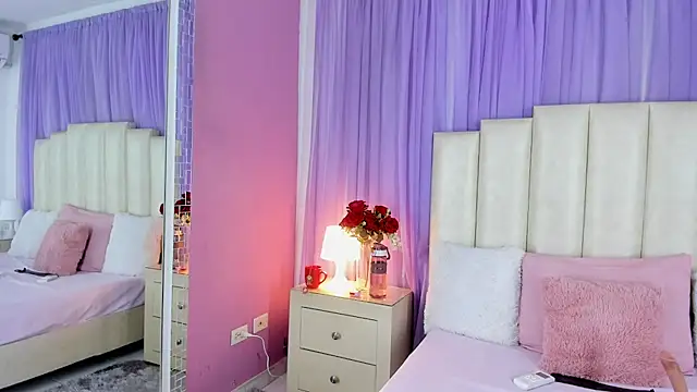 Snapshot of lulumars chatting on December 2024 08:06:02 AM lulumars online show from December 2024 08:06:02 AM