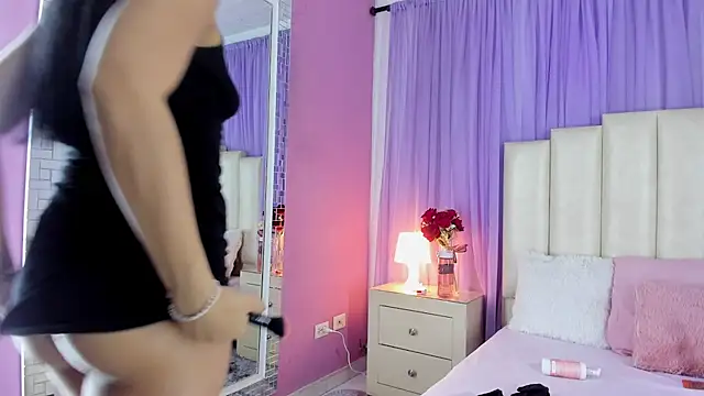 Snapshot of lulumars chatting on December 2024 08:07:02 AM lulumars online show from December 2024 08:07:02 AM