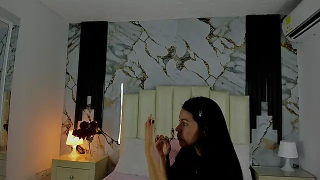 Snapshot of lulumars chatting on February 2025 04:04:02 AM lulumars online show from February 2025 04:04:02 AM