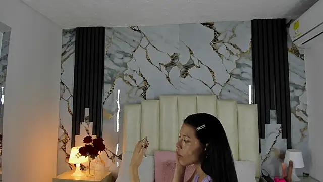 Snapshot of lulumars chatting on February 2025 04:04:01 AM lulumars online show from February 2025 04:04:01 AM