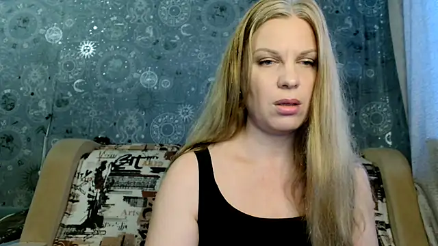 Snapshot of BlondeFox chatting on May 2026 03:24:01 AM BlondeFox online show from May 2026 03:24:01 AM